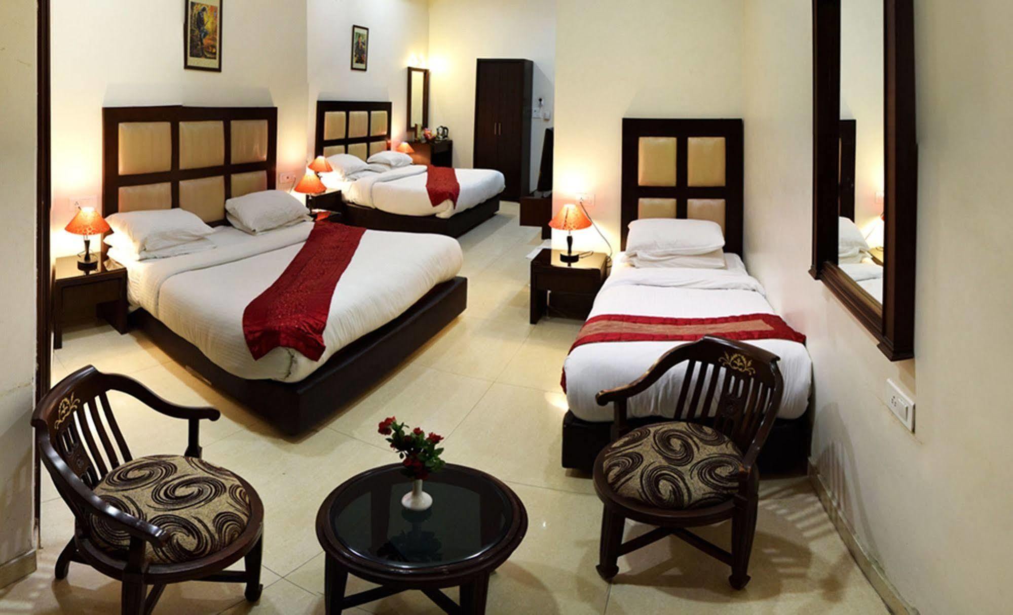 Hotel Prems Paradise Амритсар Экстерьер фото
